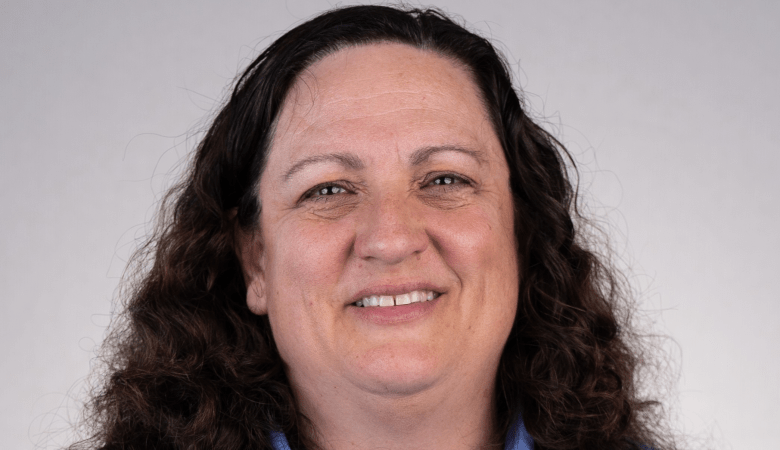 Julie Tracy headshot